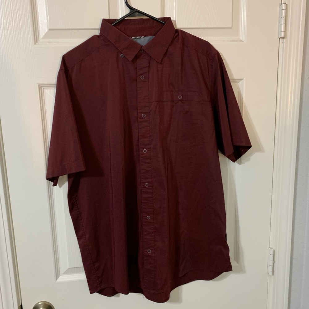 Men's large maroon button up shirt